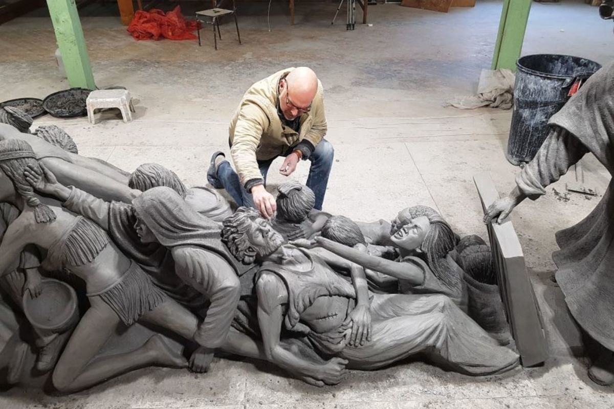 Canadian Sculptors Latest Work Shines Light On Human Trafficking Bc Catholic Multimedia 3526