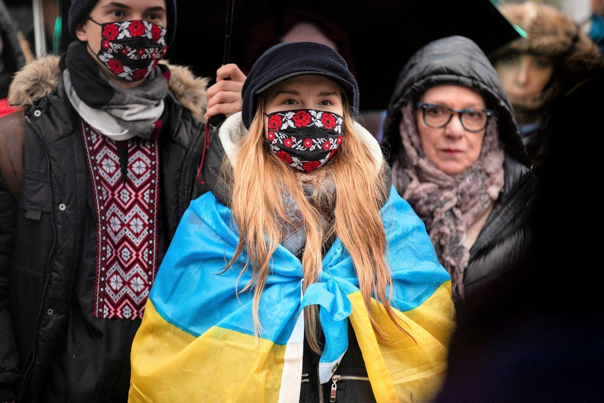 Украинцев призывают. Русские на Украине. Канада и Украина.